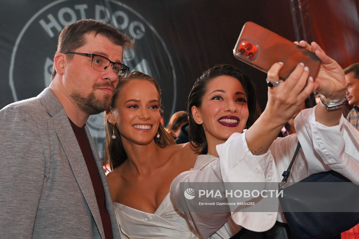 Открытие сети ресторанов Гарика Харламова "Hot Dog Bulldog"