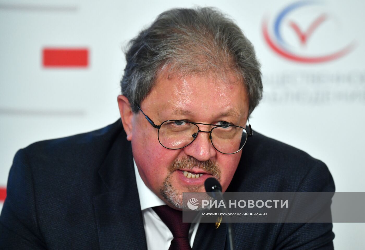 Работа ситуационного центра по наблюдению за выборами в Общественной палате РФ