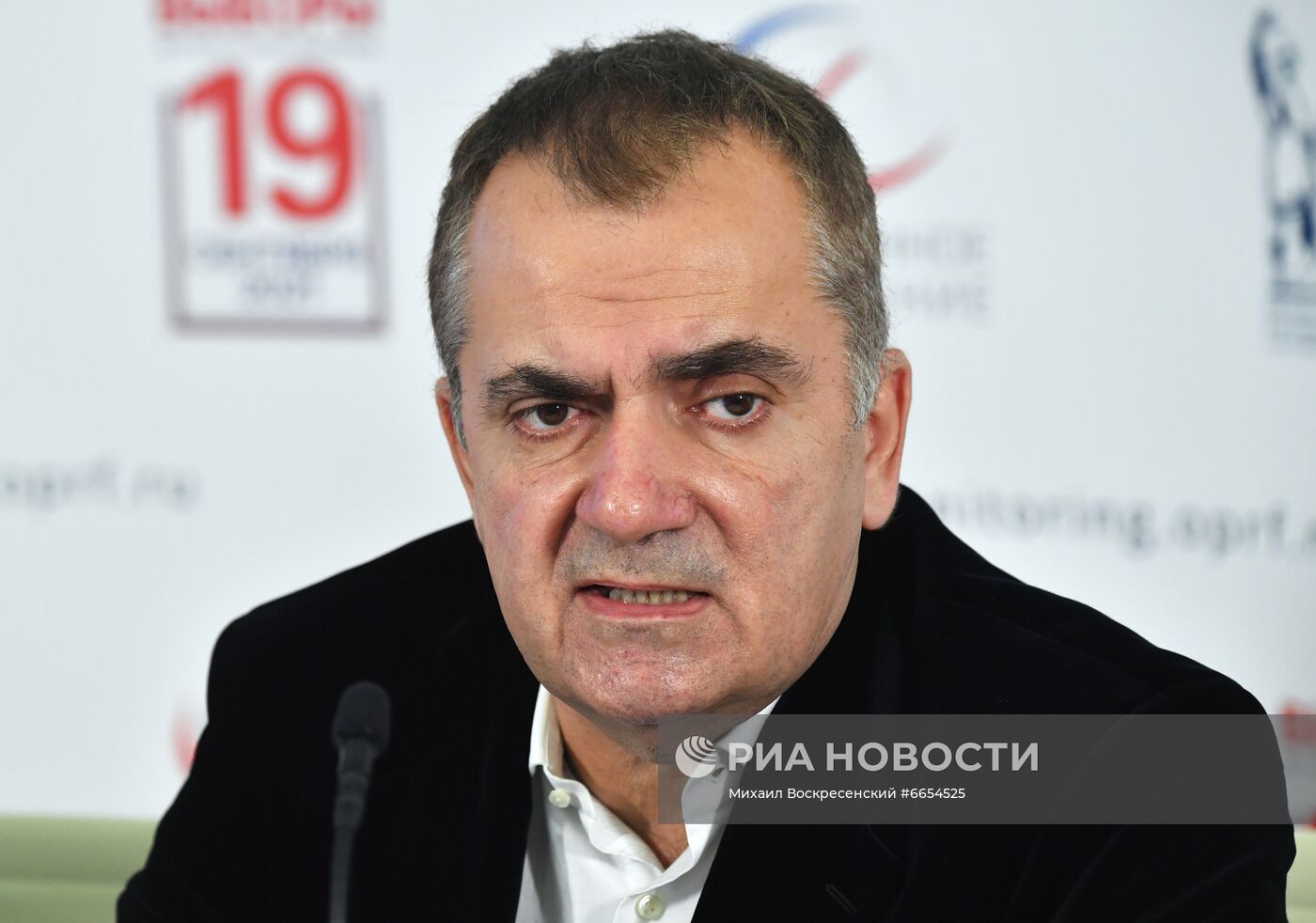 Работа ситуационного центра по наблюдению за выборами в Общественной палате РФ