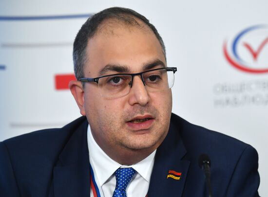 Работа ситуационного центра по наблюдению за выборами в Общественной палате РФ