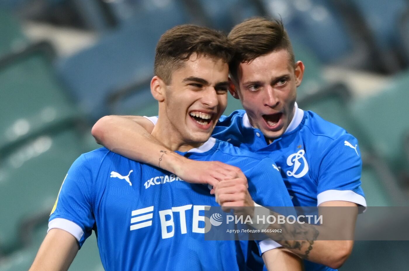 Футбол. РПЛ. Матч "Сочи" - "Динамо"