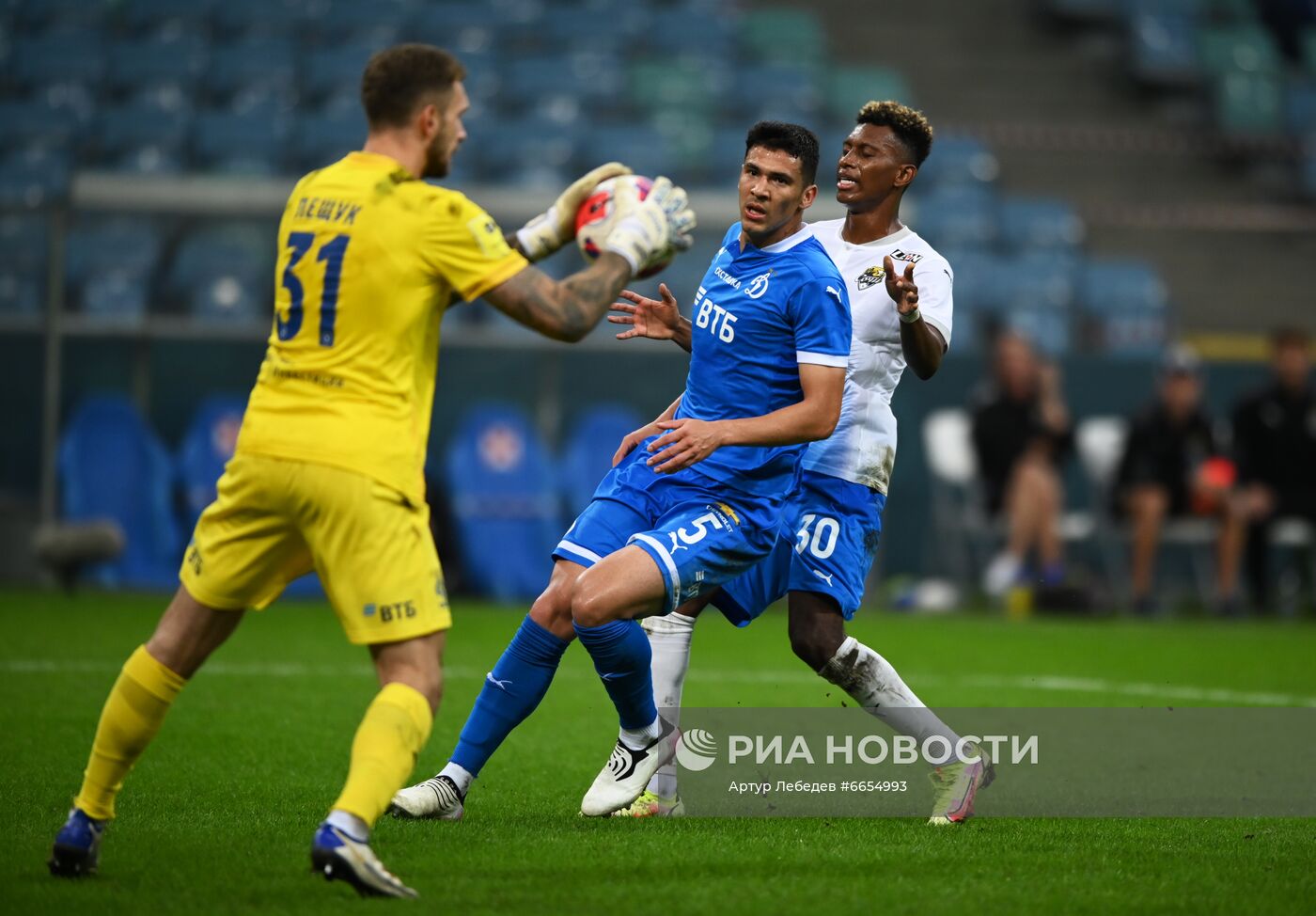 Футбол. РПЛ. Матч "Сочи" - "Динамо"