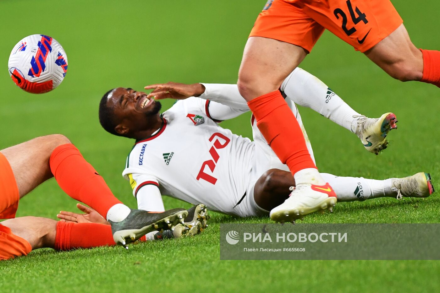 Футбол. РПЛ. Матч "Урал" - "Локомотив"