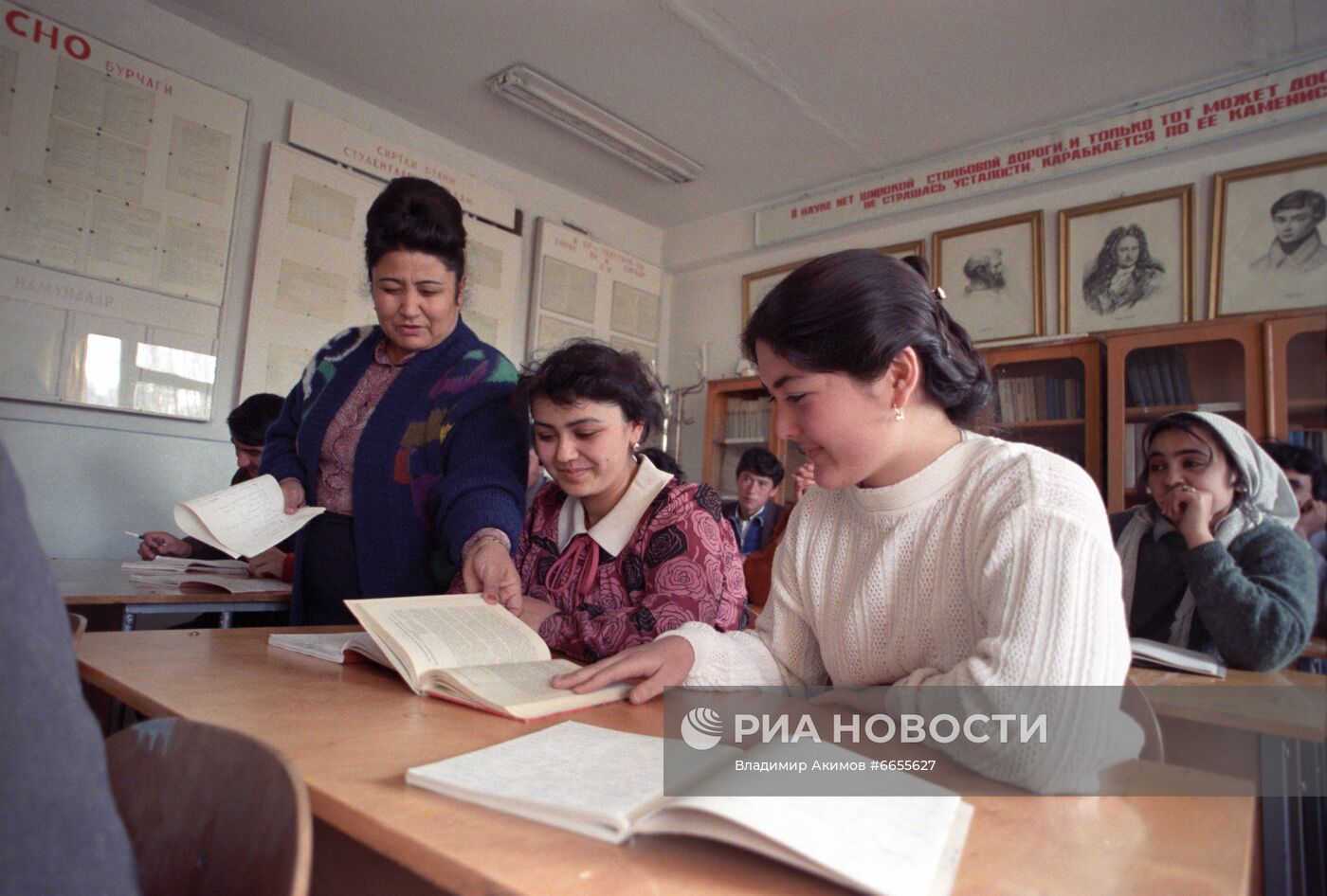 Проректор Кокандского педагогического института Мамлакат Хашимова