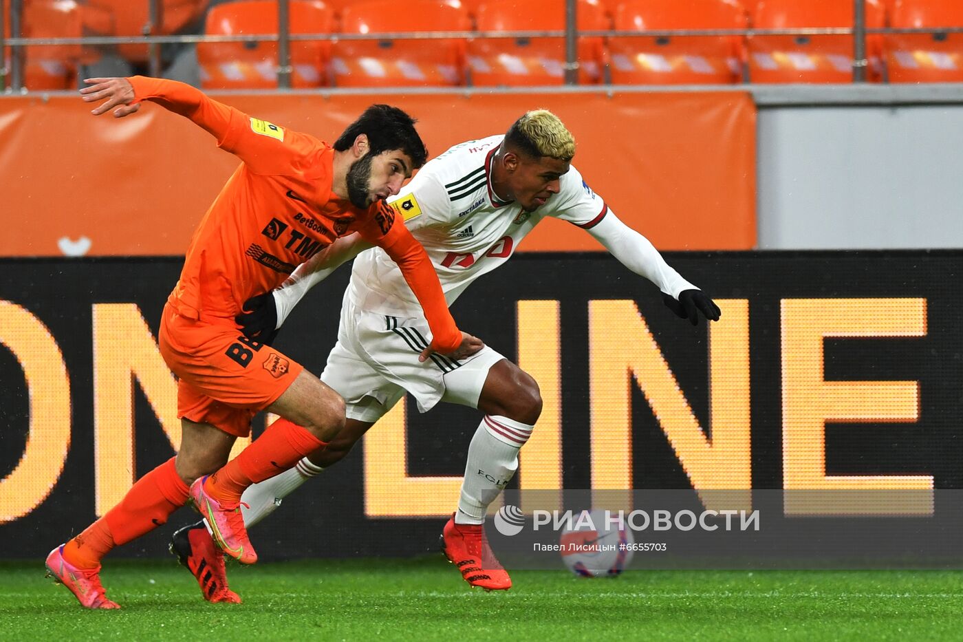 Футбол. РПЛ. Матч "Урал" - "Локомотив"