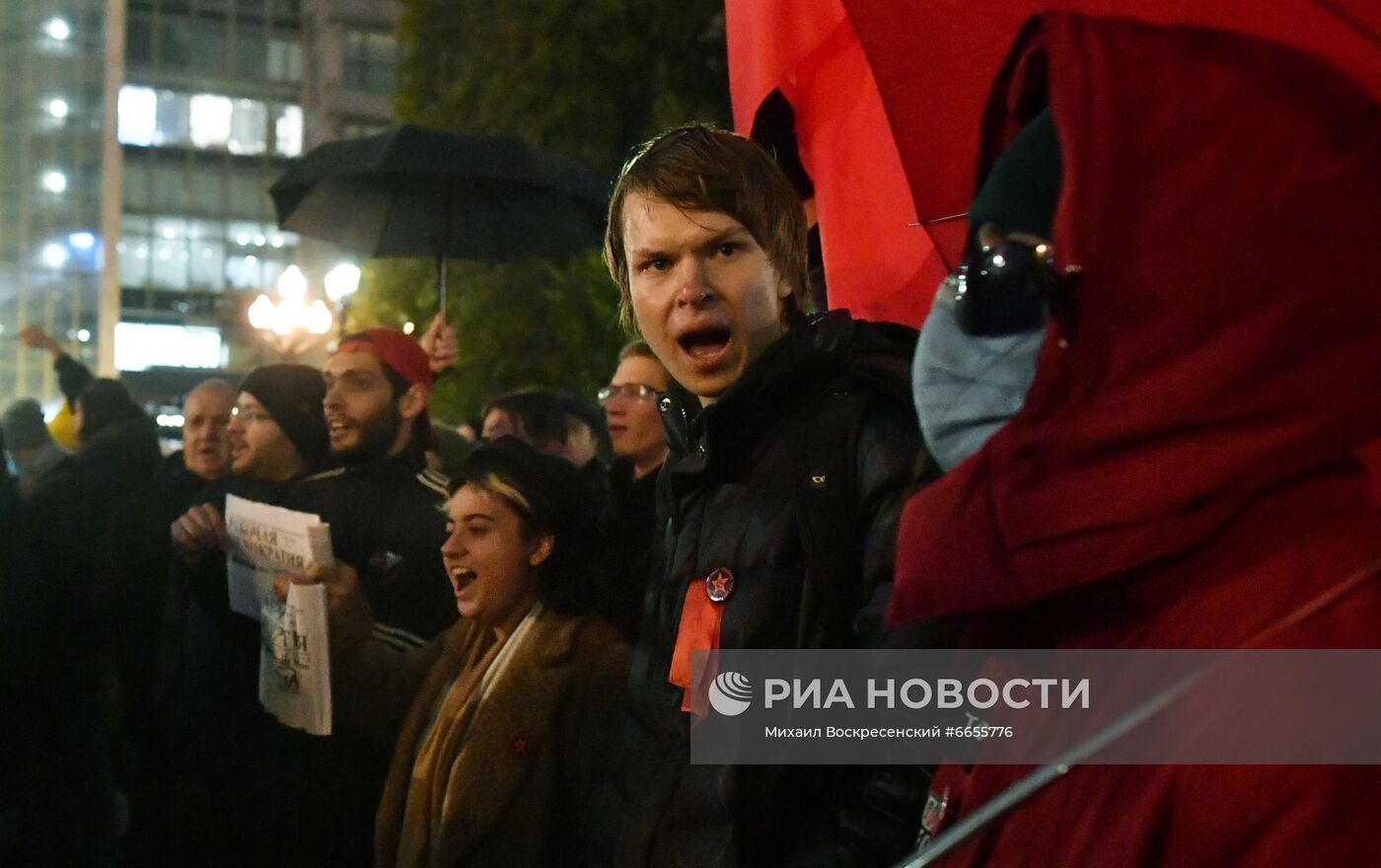 Несанкционированная акция протеста КПРФ в Москве по итогам выборов Акция протеста КПРФ в Москве по итогам выборов