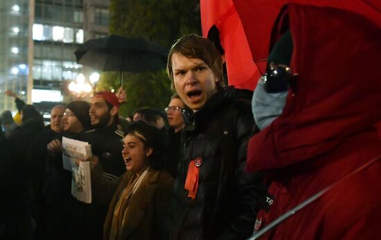 Несанкционированная акция протеста КПРФ в Москве по итогам выборов