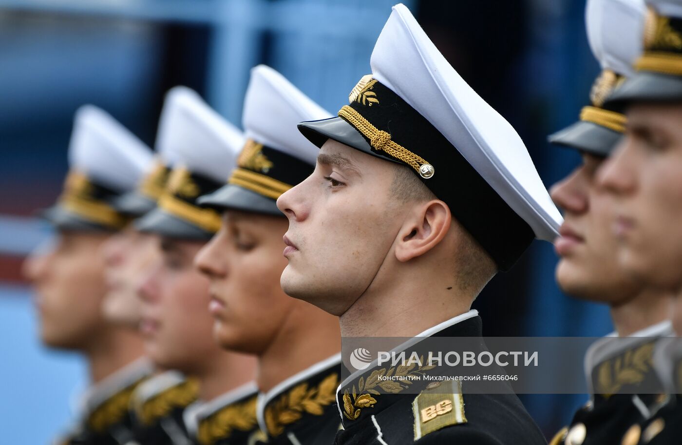 Спуск на воду малого ракетного корабля "Аскольд" в Керчи