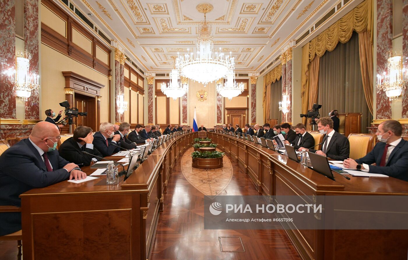 Премьер-министр РФ М. Мишустин провел встречу с членами бюро правления РСПП