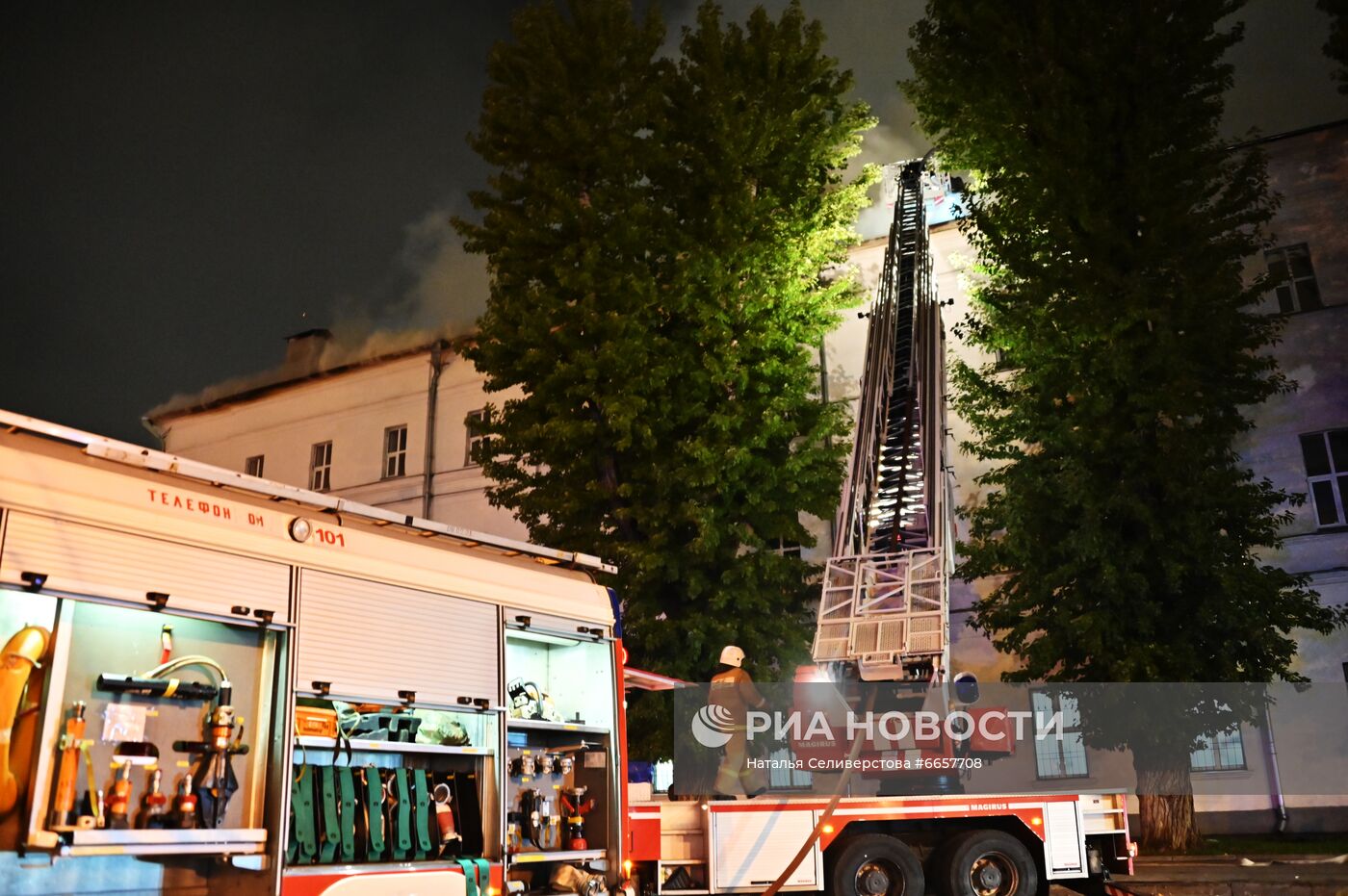 Пожар в общежитии Военного университета Минобороны РФ в Москве