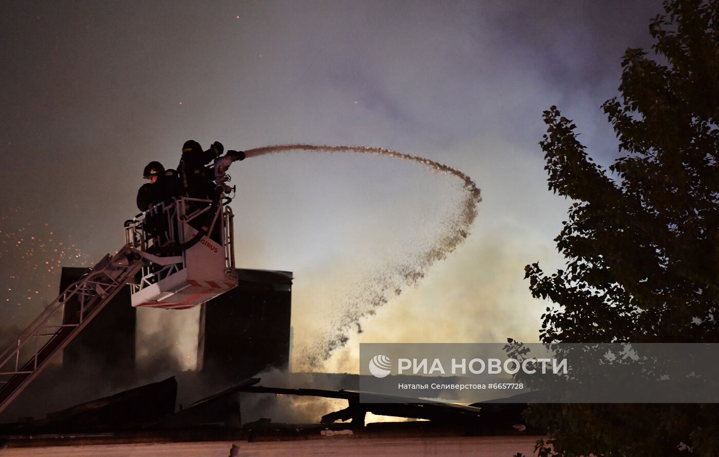 Пожар в общежитии Военного университета Минобороны РФ в Москве