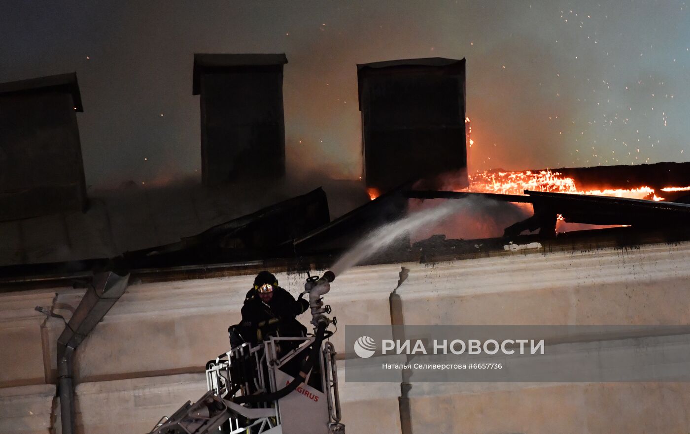 Пожар в общежитии Военного университета Минобороны РФ в Москве