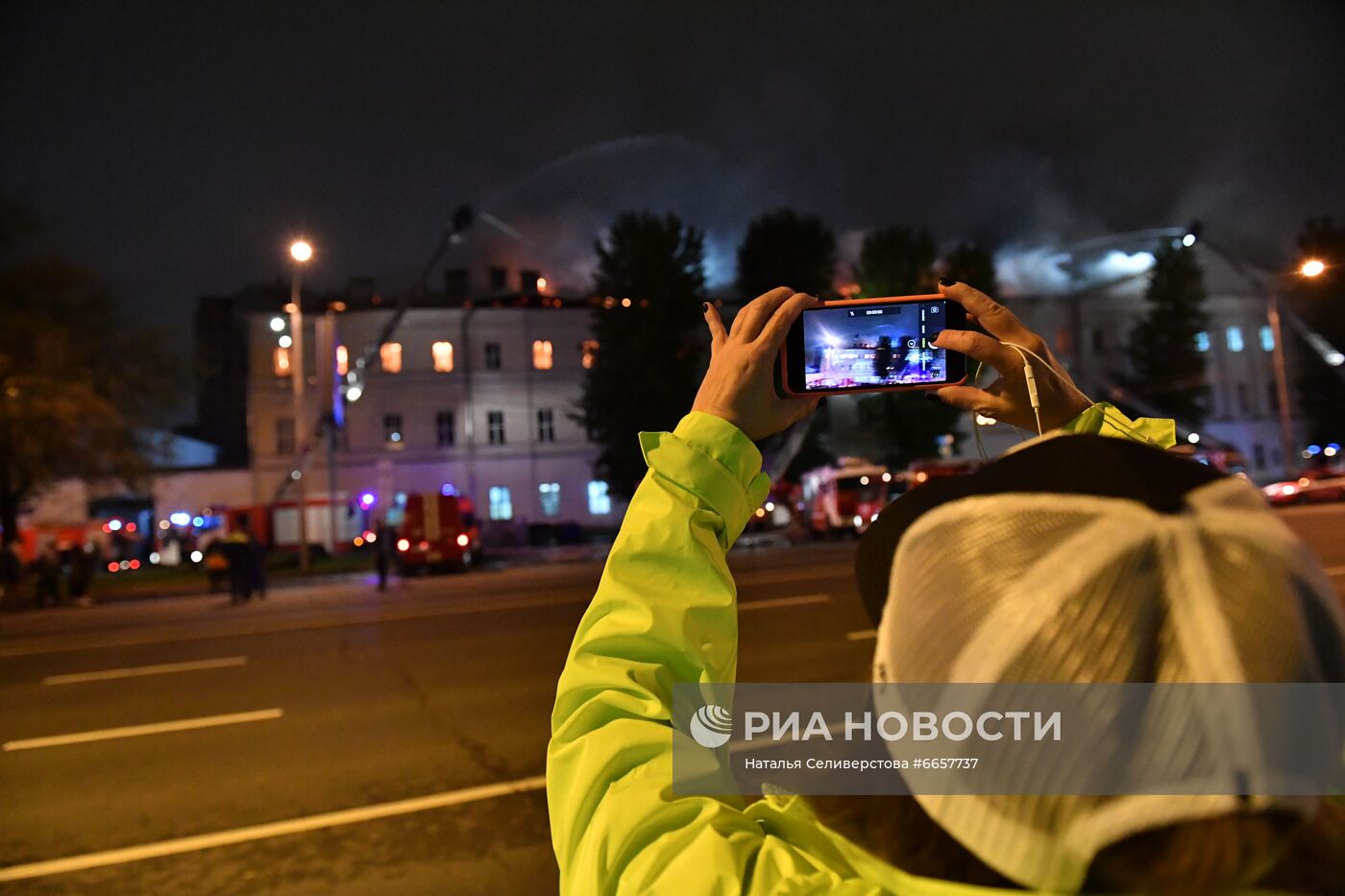 Пожар в общежитии Военного университета Минобороны РФ в Москве