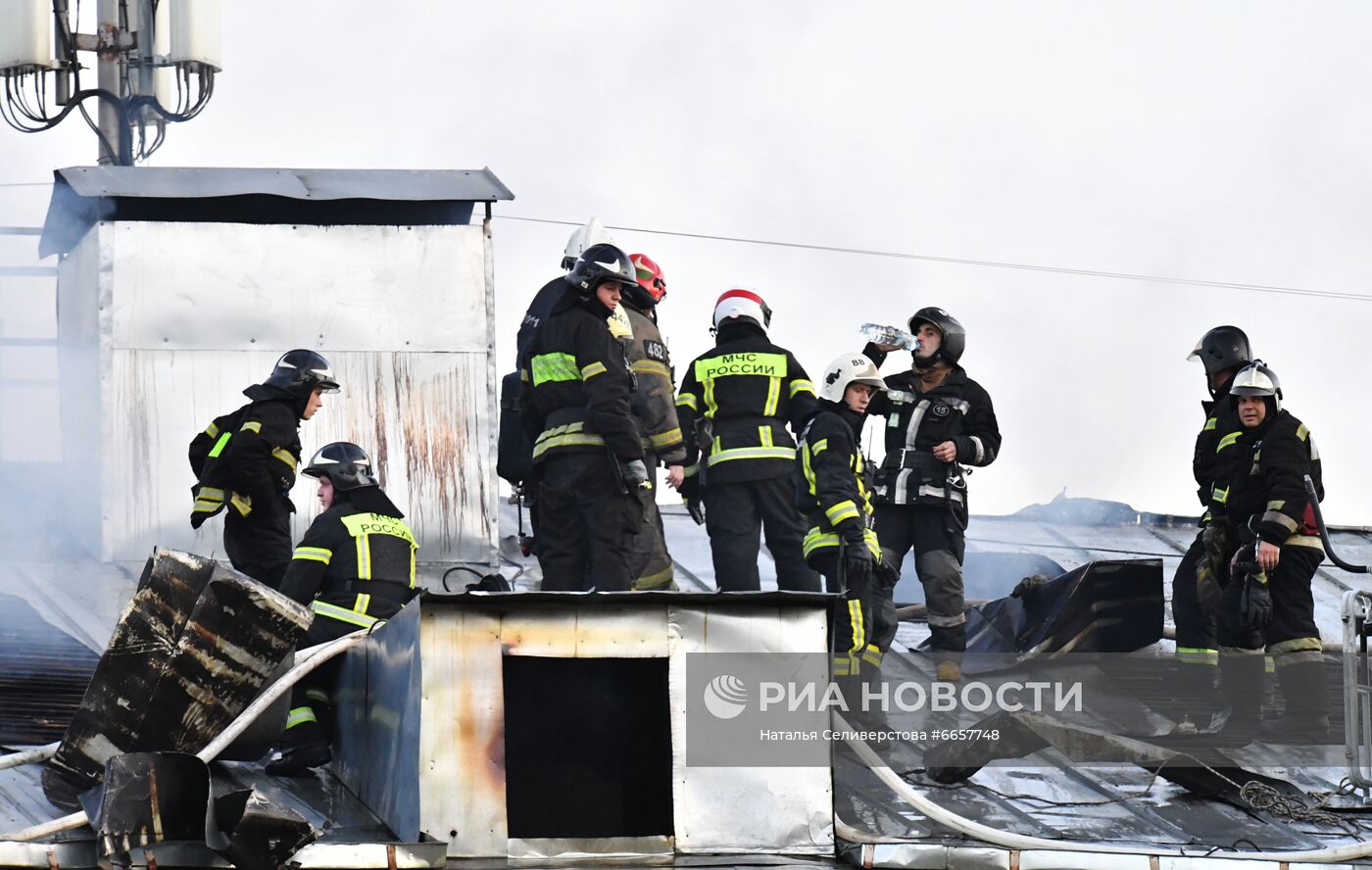 Пожар в общежитии Военного университета Минобороны РФ в Москве