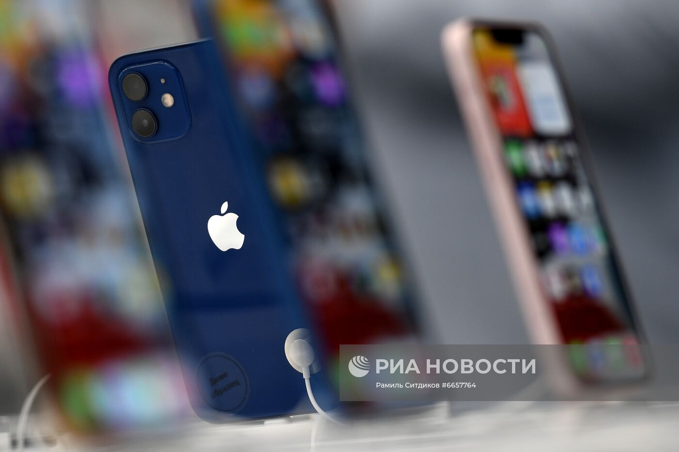 Старт продаж iPhone 13
