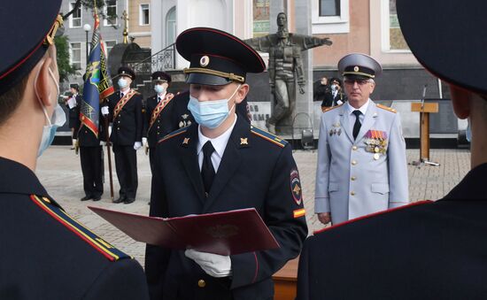 Церемония приведения к присяге курсантов ДВЮИ МВД РФ
