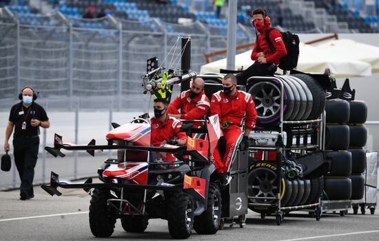 Автоспорт. Формула 1. Гран-при России. Свободные заезды. Первая сессия