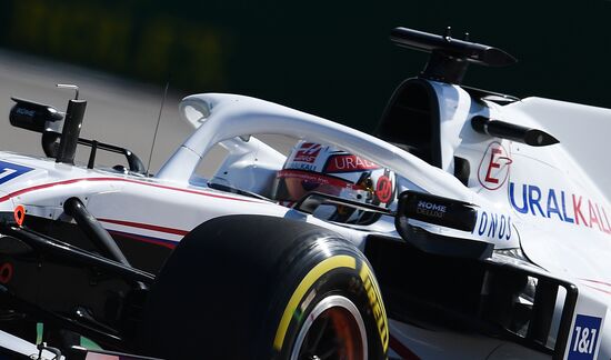 Автоспорт. Формула 1. Гран-при России. Свободные заезды. Первая сессия