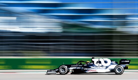 Автоспорт. Формула 1. Гран-при России. Свободные заезды. Первая сессия