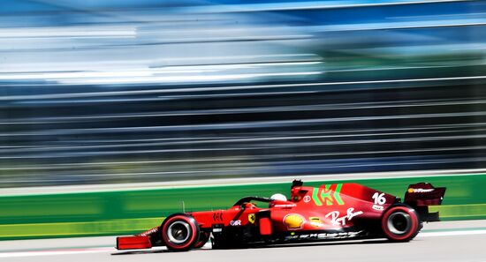 Автоспорт. Формула 1. Гран-при России. Свободные заезды. Первая сессия