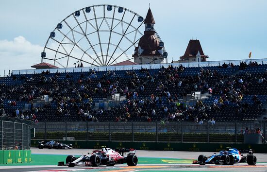 Автоспорт. Формула 1. Гран-при России. Свободные заезды. Первая сессия