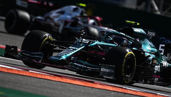 Автоспорт. Формула 1. Гран-при России. Свободные заезды. Первая сессия