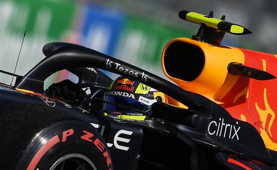 Автоспорт. Формула 1. Гран-при России. Свободные заезды. Первая сессия