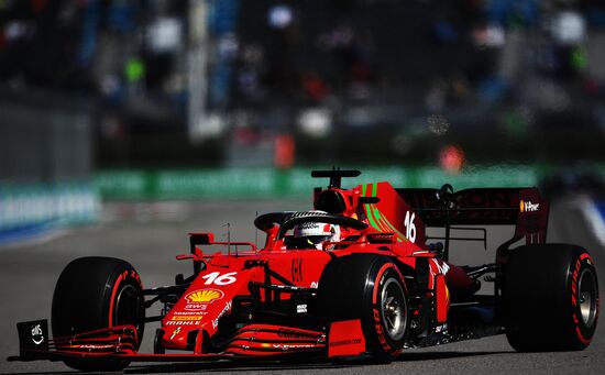 Автоспорт. Формула 1. Гран-при России. Свободные заезды. Первая сессия