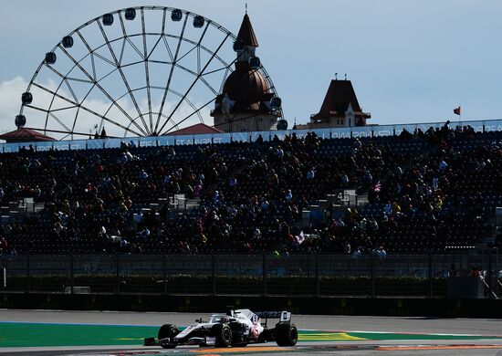 Автоспорт. Формула 1. Гран-при России. Свободные заезды. Первая сессия