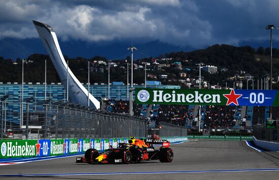 Автоспорт. Формула 1. Гран-при России. Свободные заезды. Первая сессия