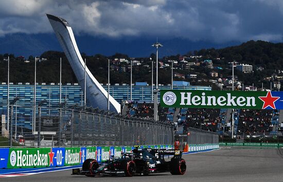 Автоспорт. Формула 1. Гран-при России. Свободные заезды. Первая сессия