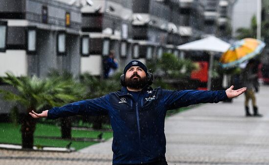 Из-за дождя отменены мероприятия Гран-при России