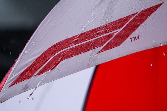 Из-за дождя отменены мероприятия Гран-при России