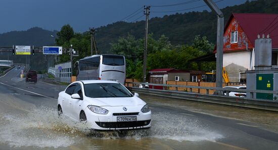 Последствия ливня в Сочи