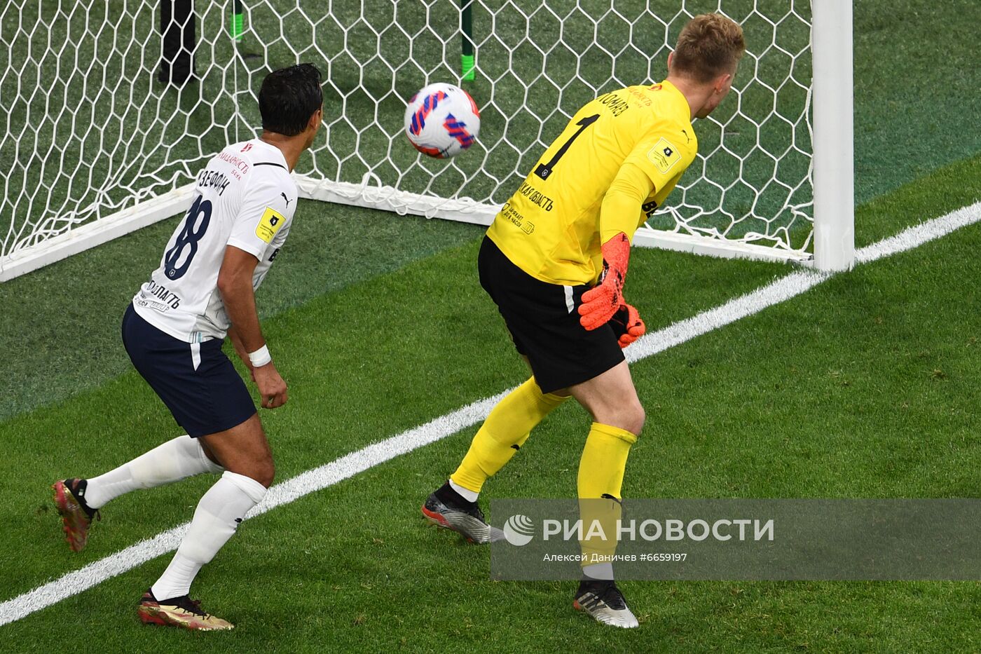 Футбол. РПЛ. Матч "Зенит" - "Крылья Советов"