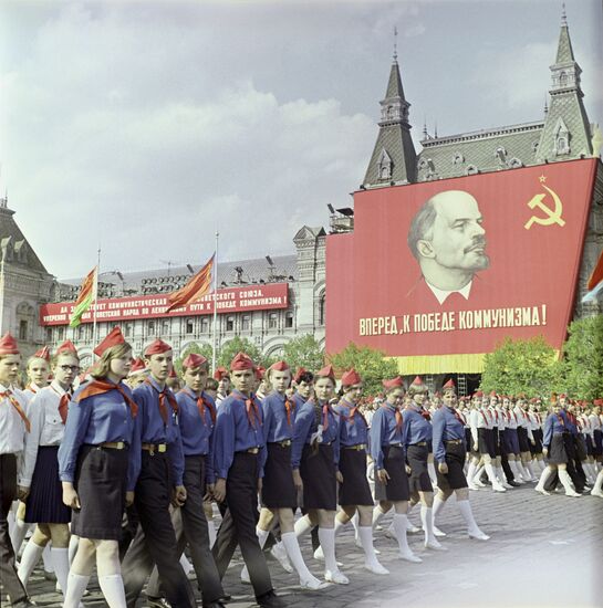 Парад пионеров на Красной площади