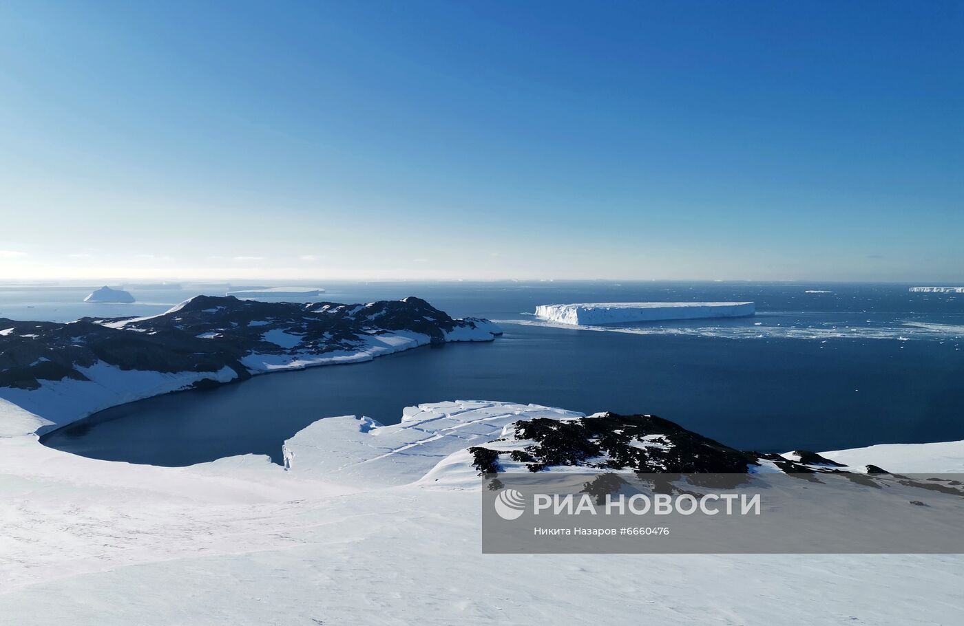 Научная экспедиция Росгидромета на судне "Академик Трешников" в Антарктиду