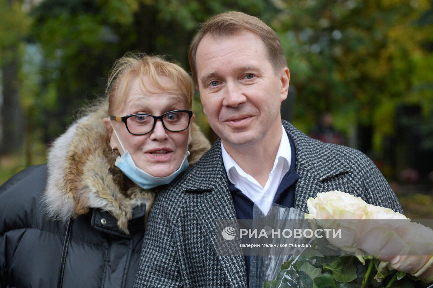 Церемония открытия памятника на могиле народного артиста СССР О. П. Табакова