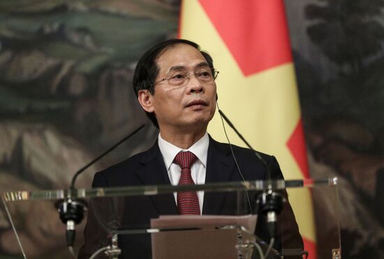 Встреча глав МИД РФ и Вьетнама С. Лаврова и Б. Шона