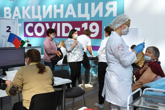 Вакцинация от COVID-19 в Москве