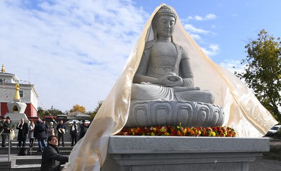 Открытие статуи Будды в Красноярском буддийском центре