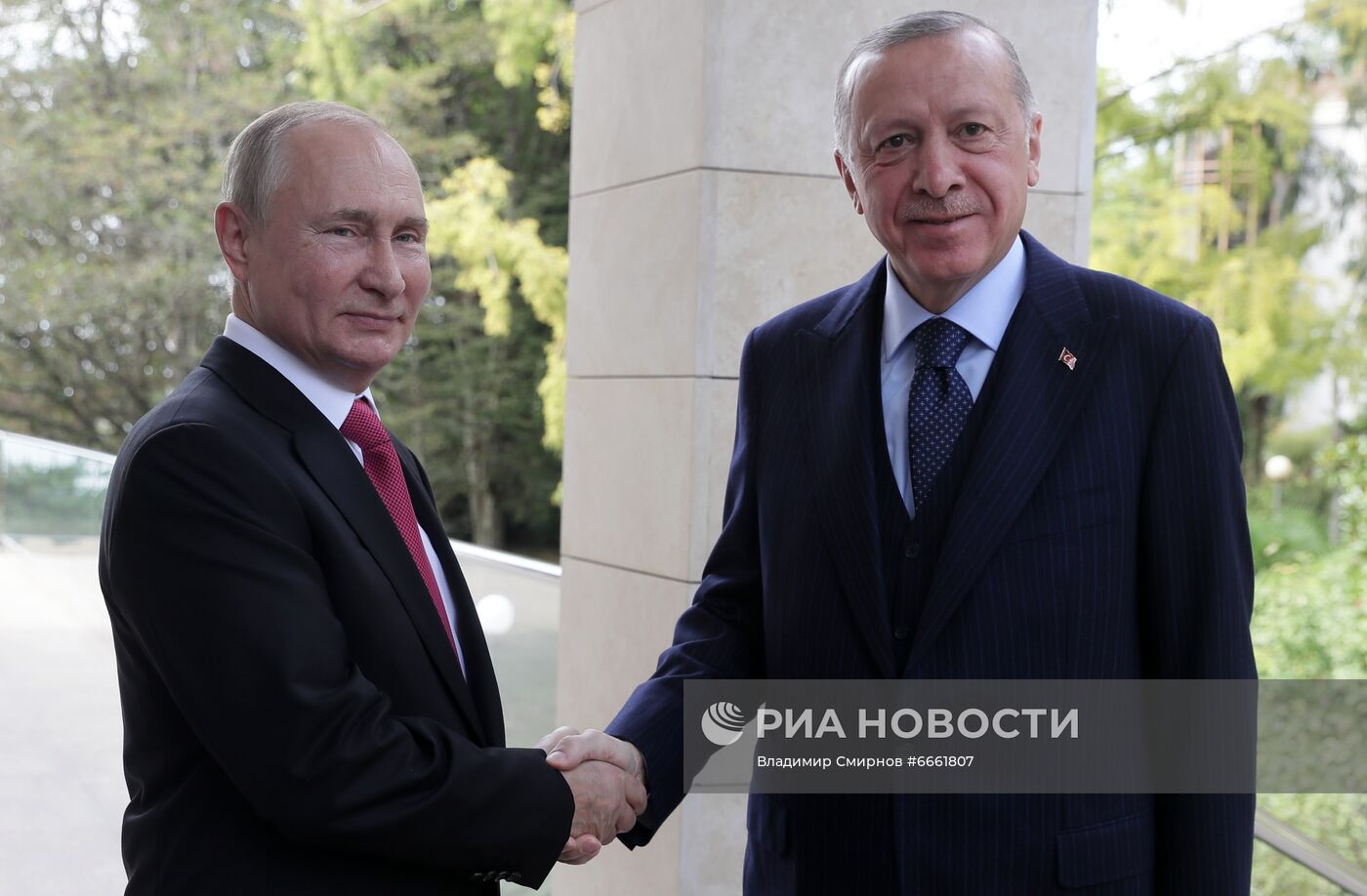 Президент РФ В. Путин провел переговоры с президентом Турции Р. Эрдоганом