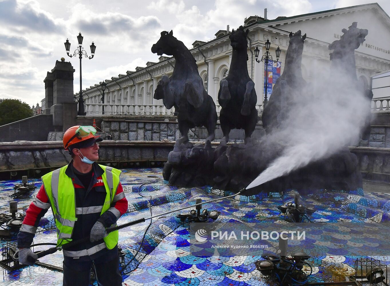 Сезон работы фонтанов в Москве завершится 1 октября