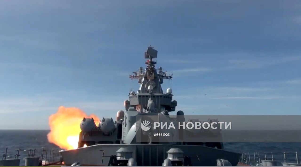 Российский флот провел стрельбы в Тихом океане