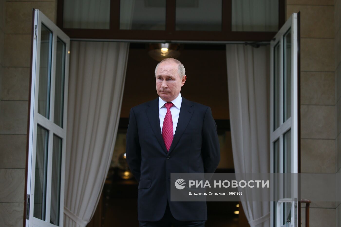 Президент РФ В. Путин провел переговоры с президентом Турции Р. Эрдоганом