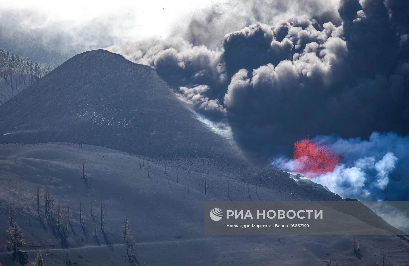 Извержение вулкана на острове Пальма