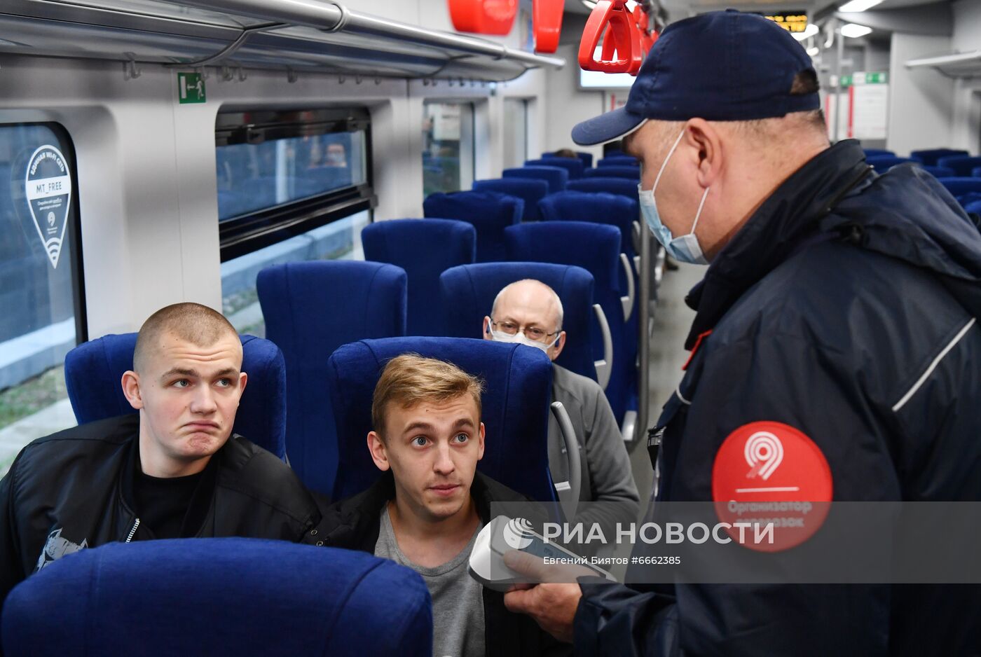 В московском транспорте усилили контроль за соблюдением масочного режима