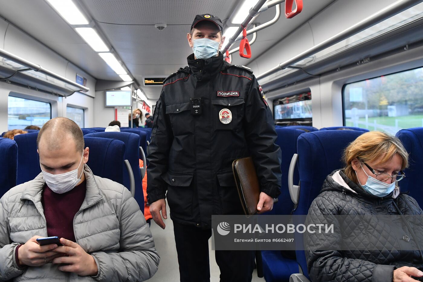 В московском транспорте усилили контроль за соблюдением масочного режима
