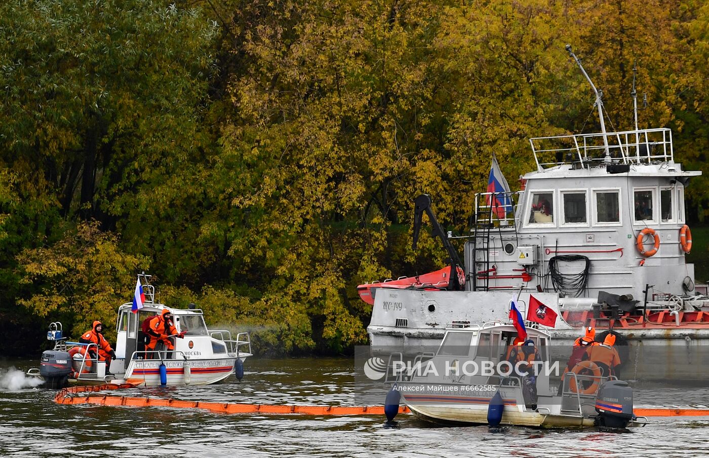 Учения по ликвидации последствий столкновения судна с насосной станцией 