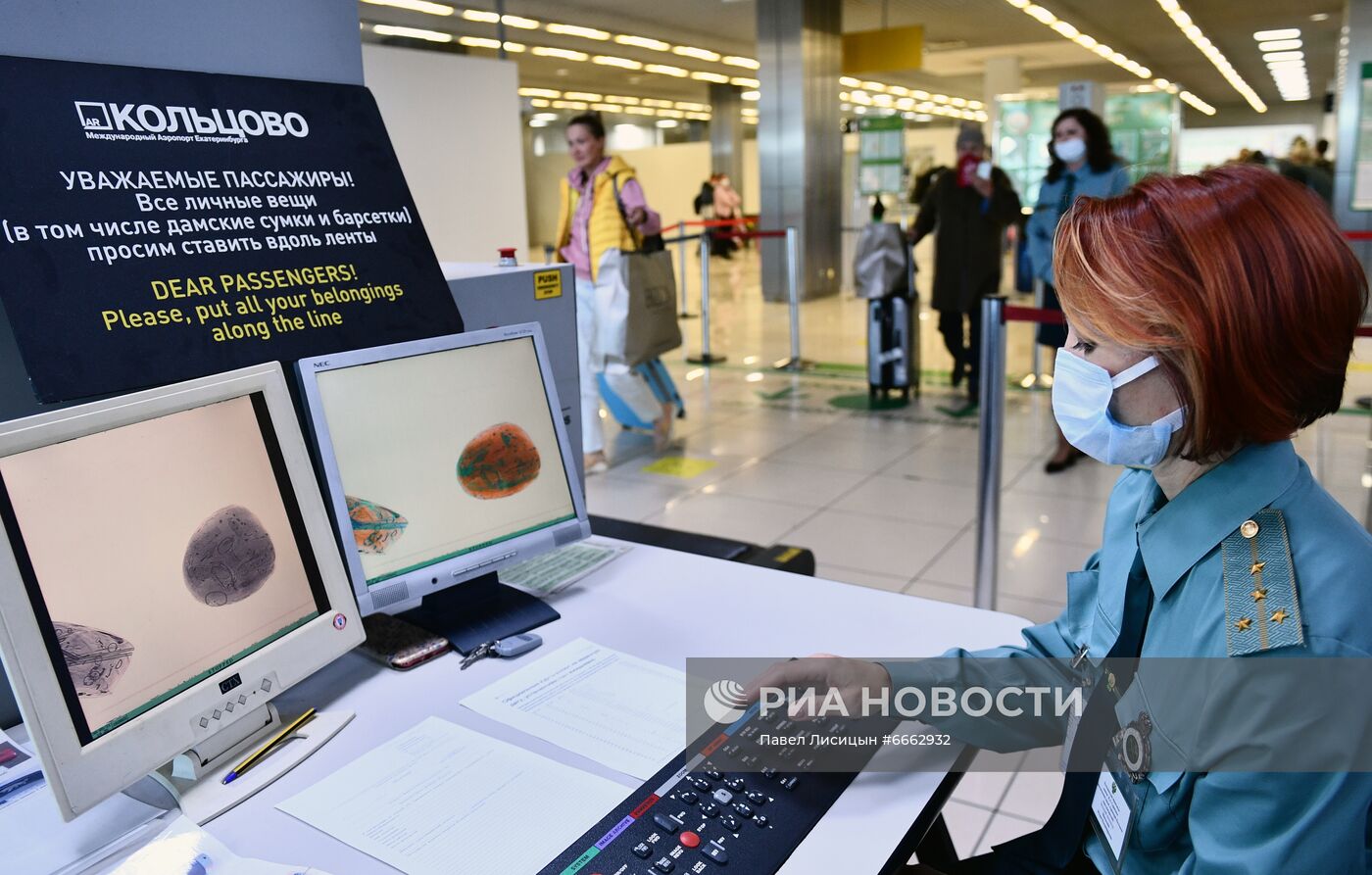 Работа таможенной службы в аэропорту Кольцово в Екатеринбурге
